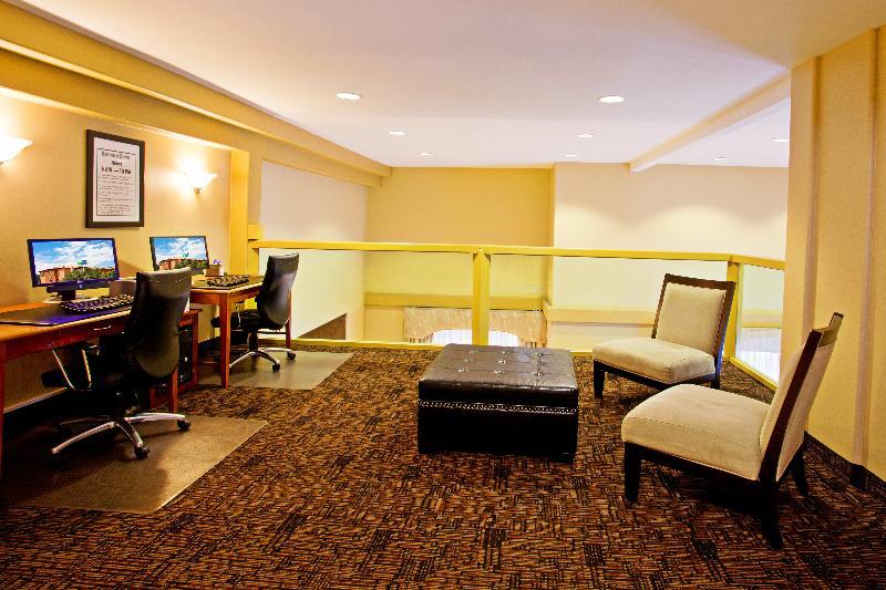 Holiday Inn Express Prescott By Ihg Екстериор снимка